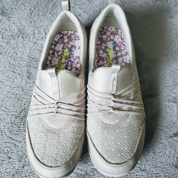 Skechers Shoes - Ladies Skecher slip ons